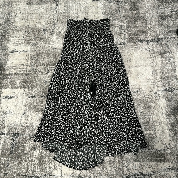 Elastic waist flowy skirt - Picture 1 of 4